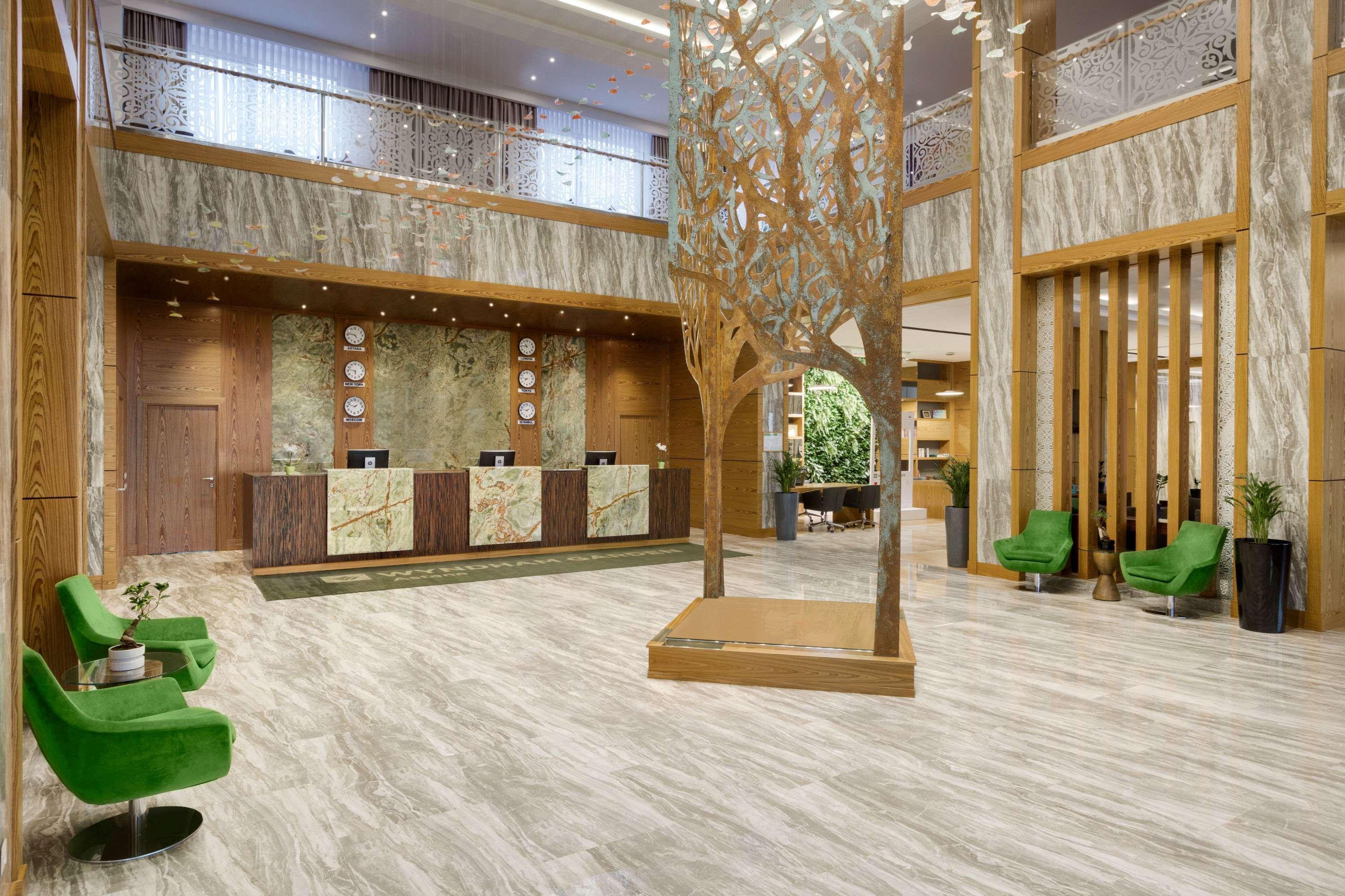 Wyndham Garden Astana Hotell Exteriör bild