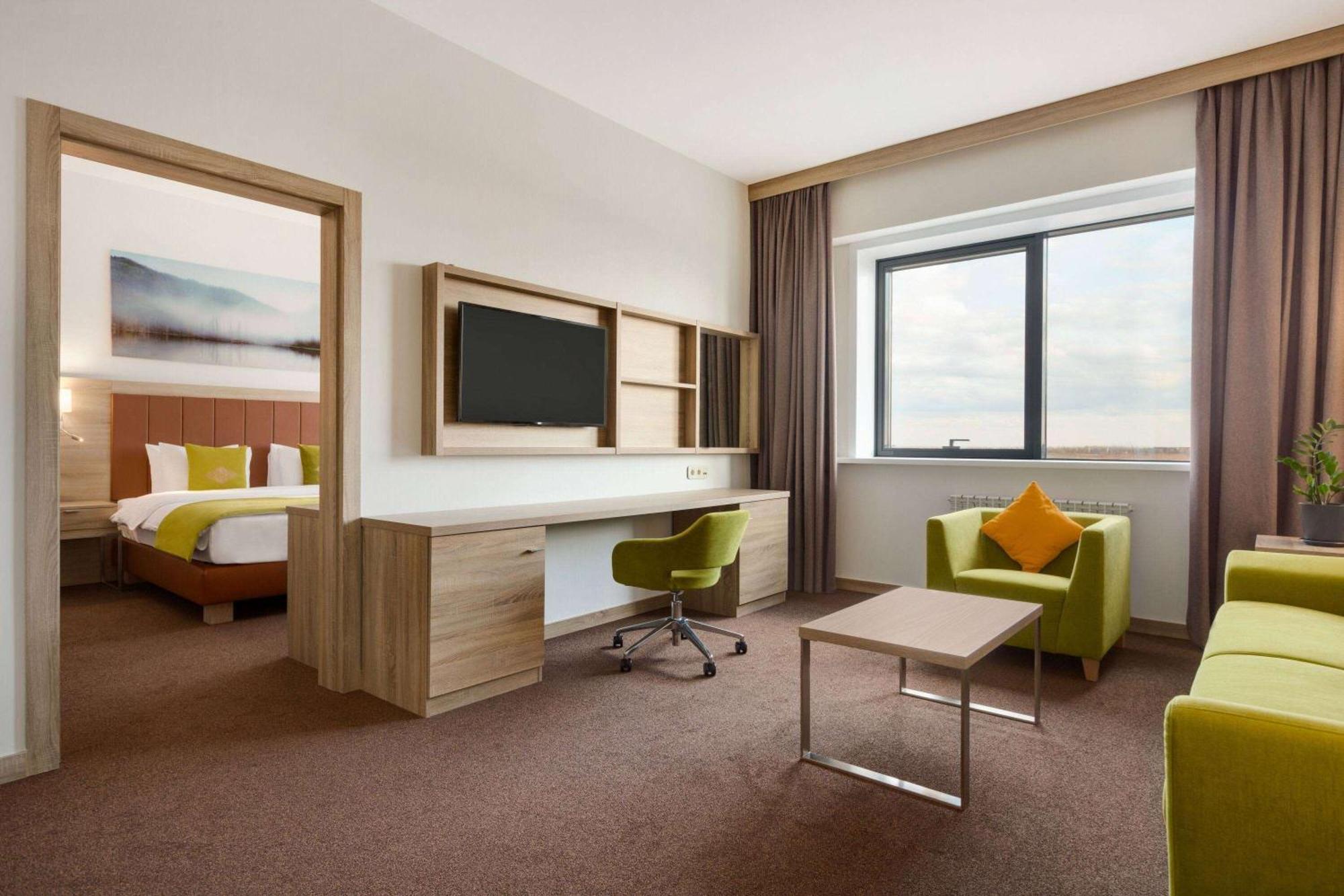 Wyndham Garden Astana Hotell Exteriör bild