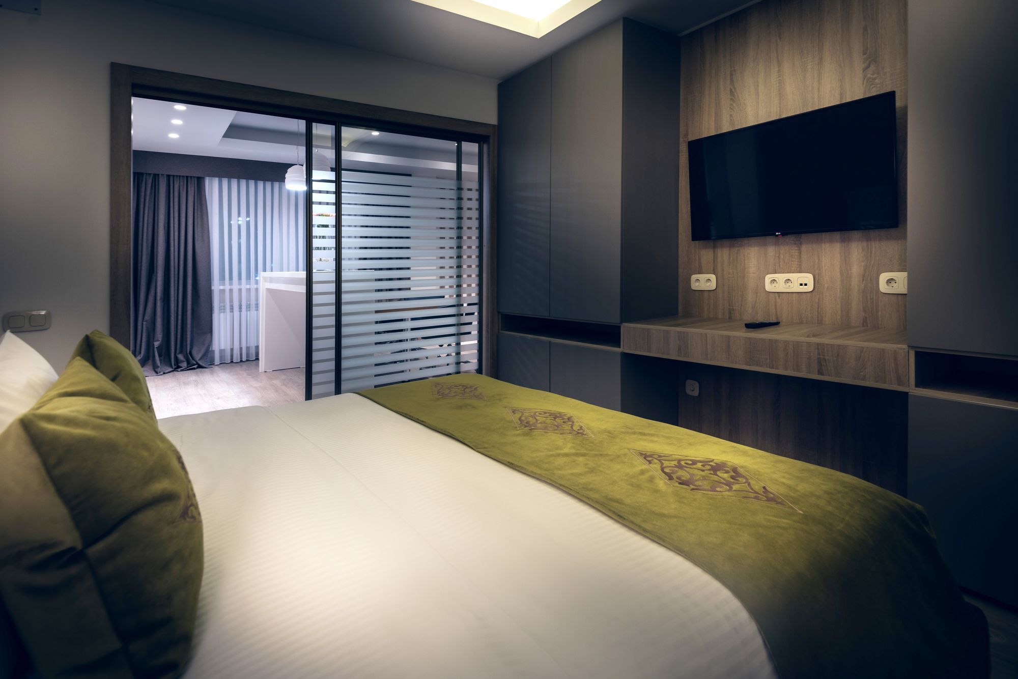 Wyndham Garden Astana Hotell Exteriör bild