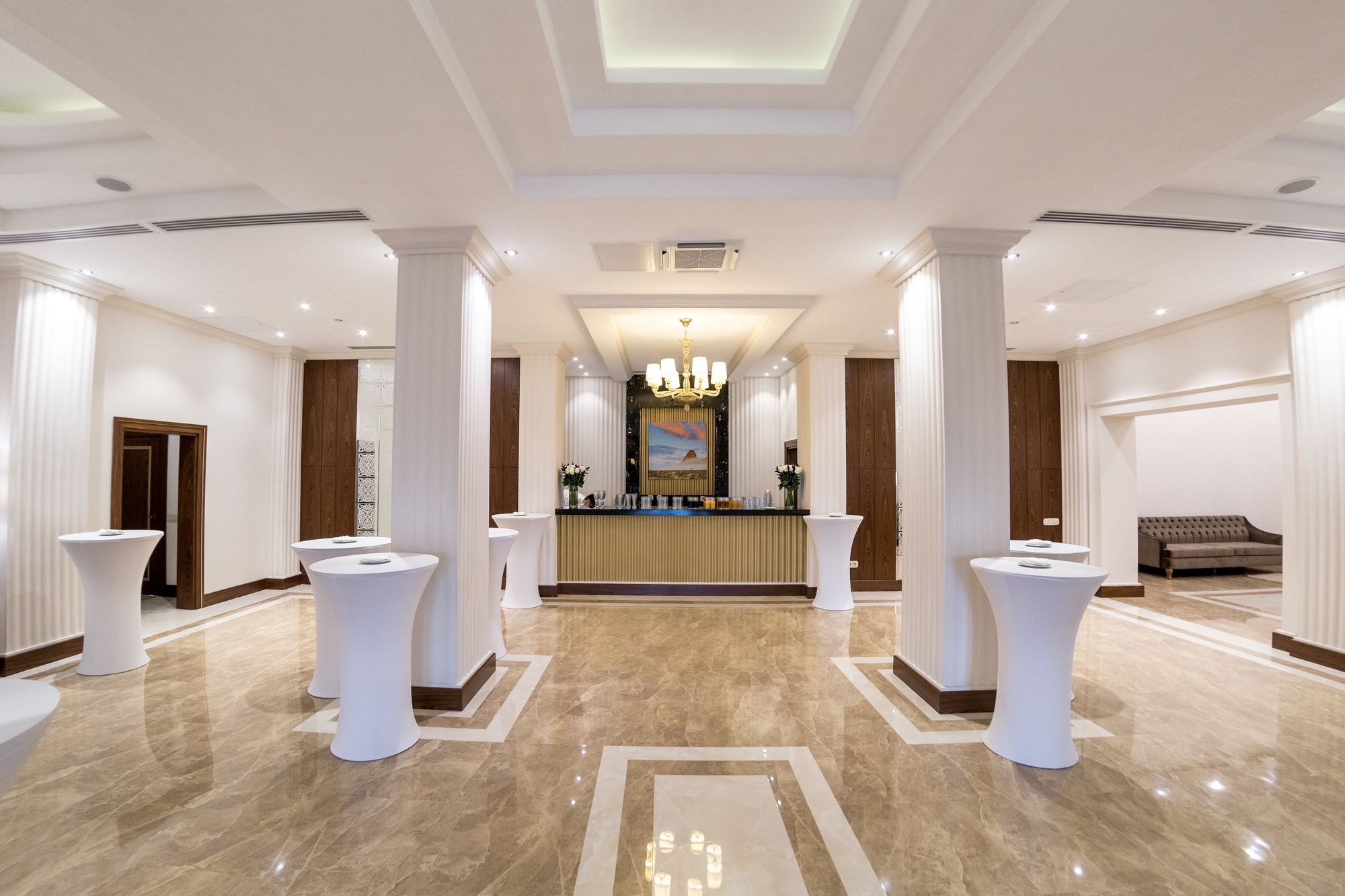 Wyndham Garden Astana Hotell Exteriör bild