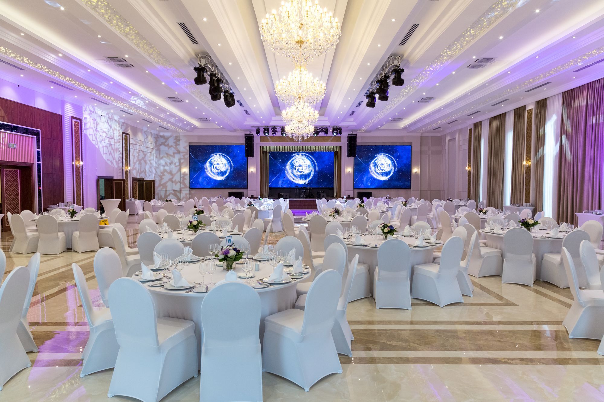 Wyndham Garden Astana Hotell Exteriör bild